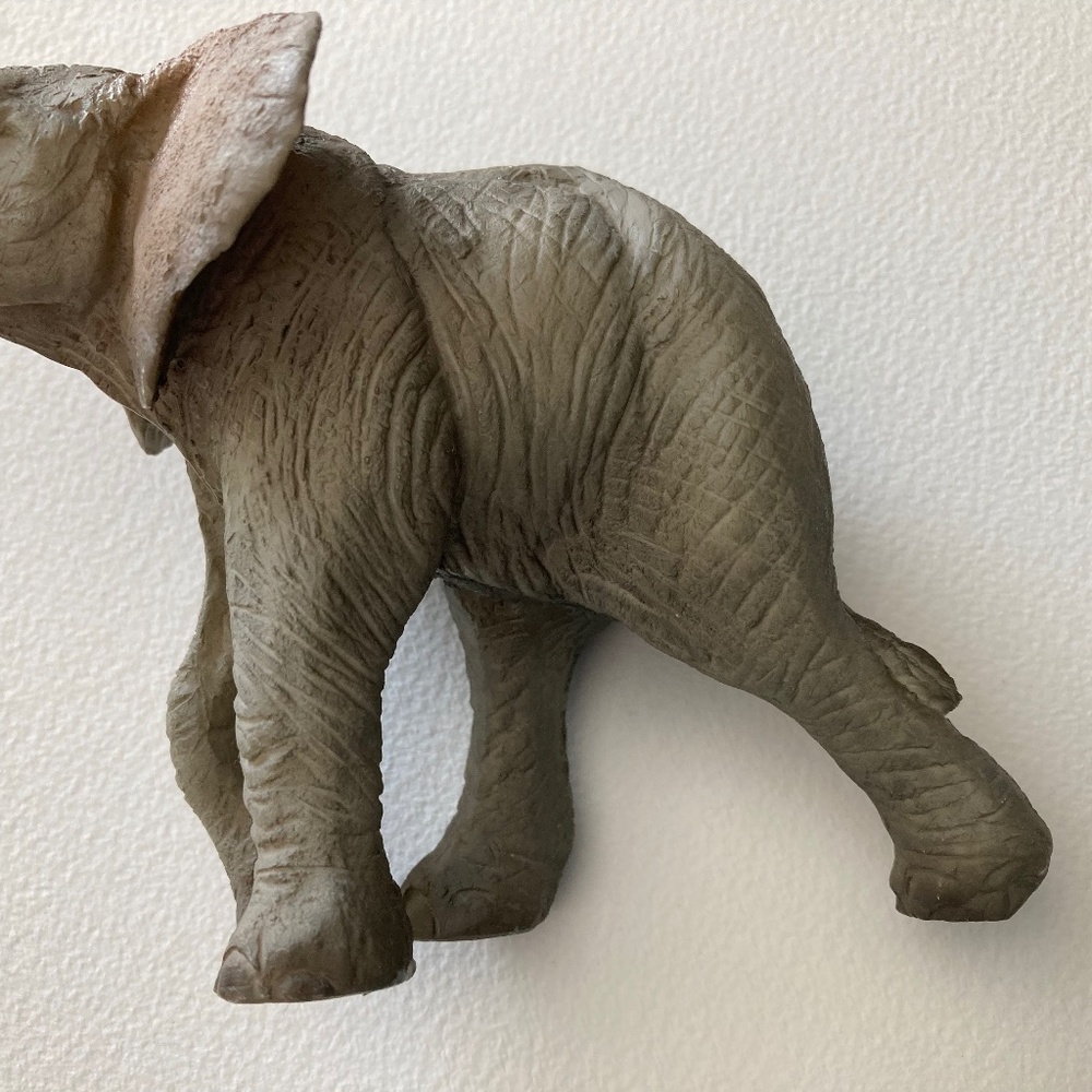 Elephant sculpture gray - Picture 13 of 13